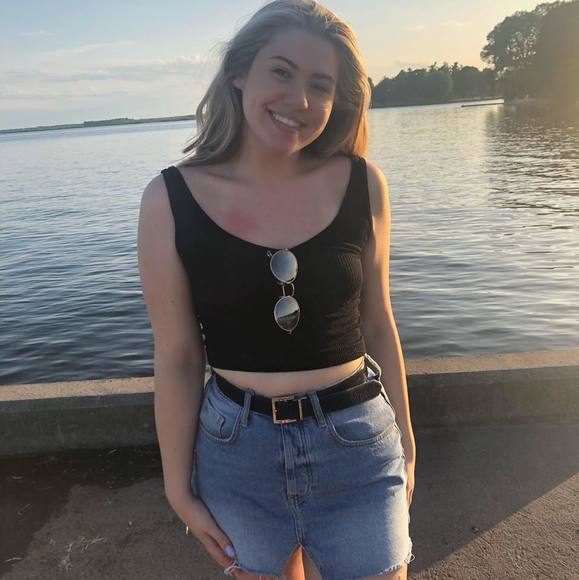 Meet your Posher, Jessica - Picture 1 of 1